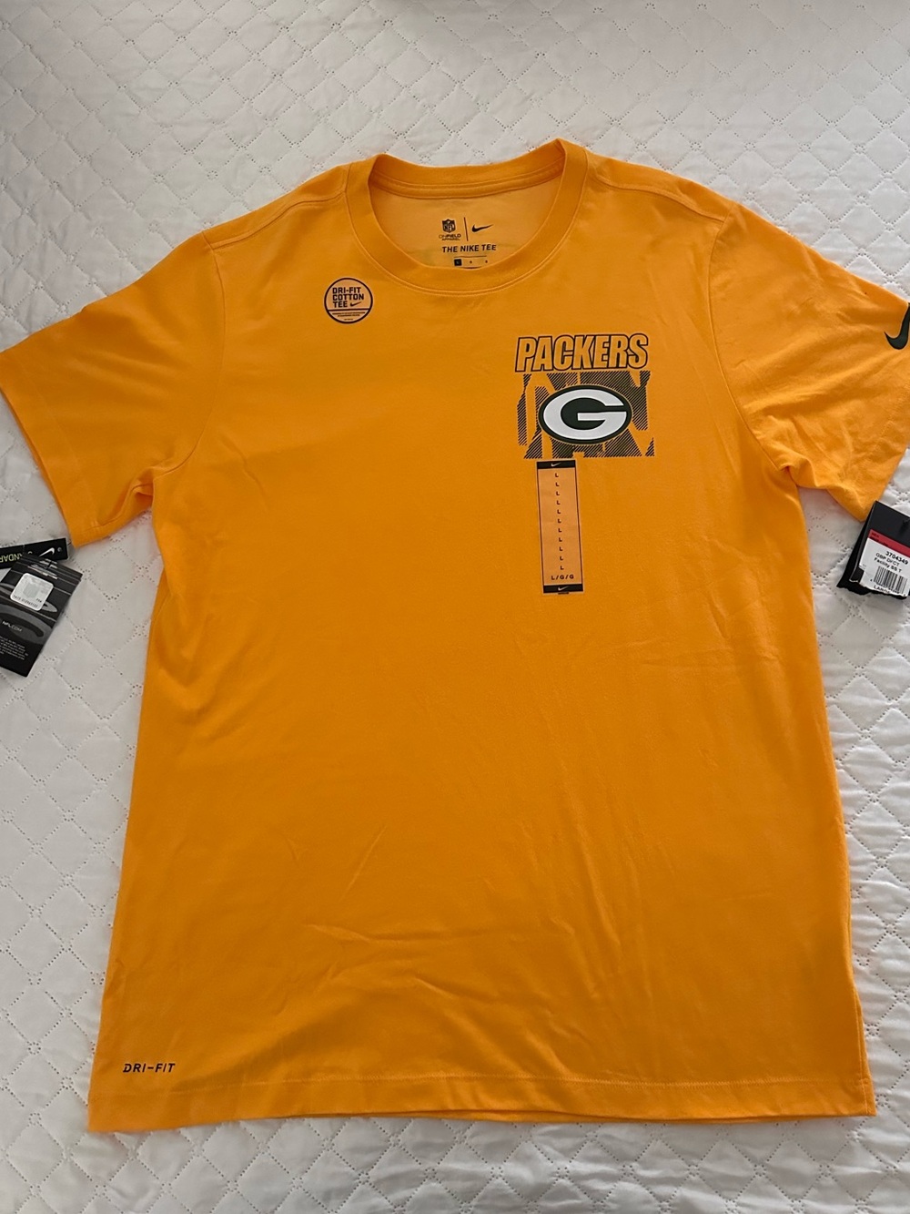 Nike Men’s Packers Gold Short-Sleeve Graphic Tee